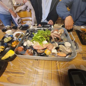 큰해물천지 사진