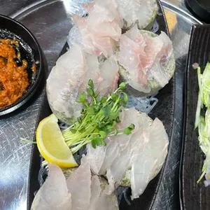 돼지코 조개구이 사진