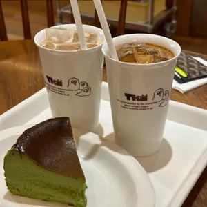 트키 도산 사진