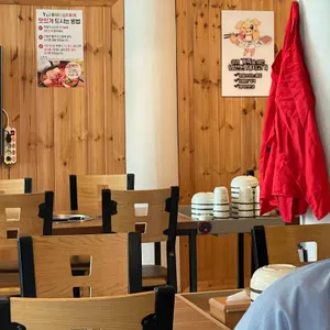 월수금 통돼지 김치찌개 리뷰 사진