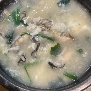 재화스퀘어 굴국밥 홍어 보쌈 사진