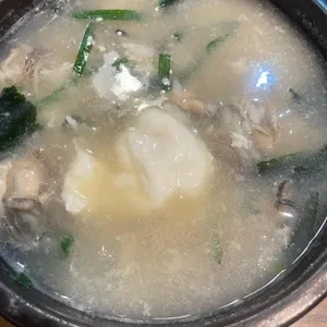 재화스퀘어 굴국밥 홍어 보쌈 사진