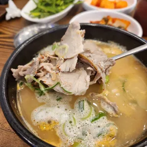 79네 수육국밥&철판 사진