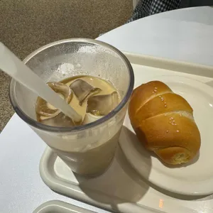 인투더우즈 사진