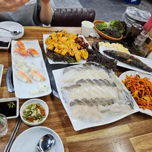탐나종합어시장 사진