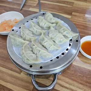 고래밀면 사진