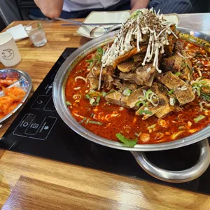 왕건이감자탕 사진