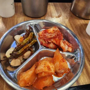 왕건이감자탕 사진