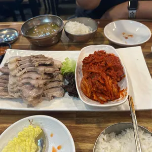 장군족발보쌈 사진