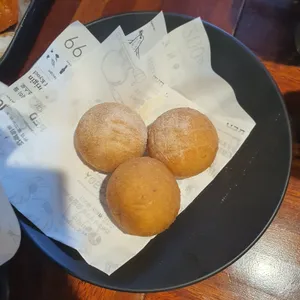 교촌치킨 사진