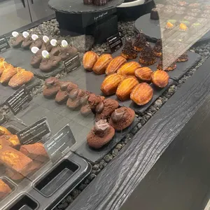 꼬모윤 사진