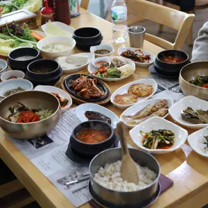 건업리보리밥 사진