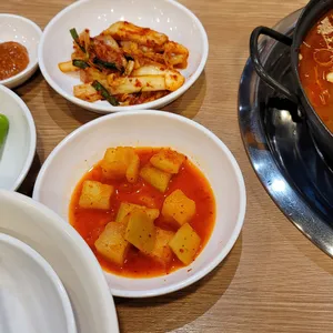 서부청기와감자탕 사진