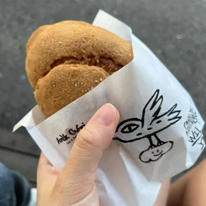 AVEK CHERI 사진