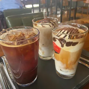 피아커 커피 사진