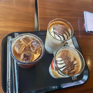 피아커 커피 사진