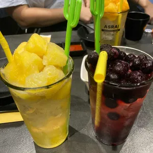 아스라이 첨단 사진