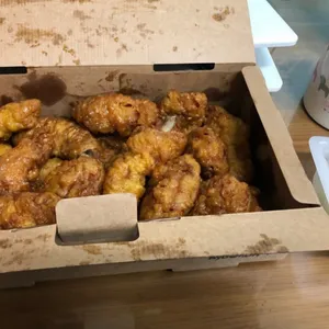 교촌치킨 사진