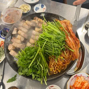 할매 솥뚜껑 삼겹살 사진