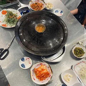 할매 솥뚜껑 삼겹살 사진
