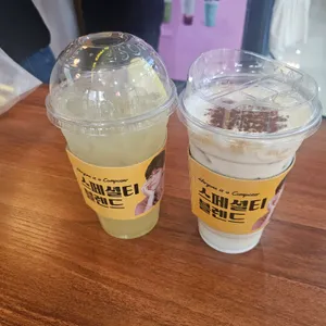 컴포즈커피 사진