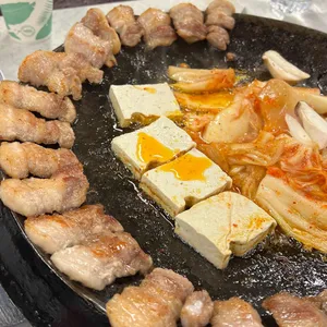 진짜무쇠삼겹 사진