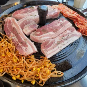 여기오면돼지 사진