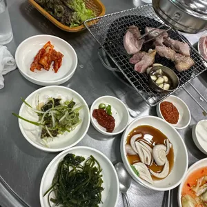 박통뒷고기참숯구이 사진