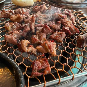 돼지전설 사진