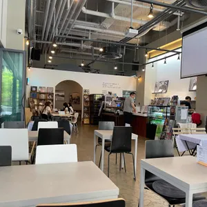 더 왓에버 대표 사진