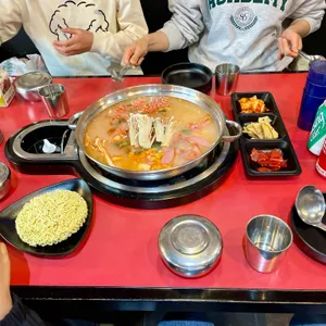 놀부부대찌개 사진