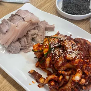 충무칼국수보쌈 사진