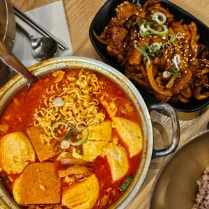 밥장인 돼지찌개 사진