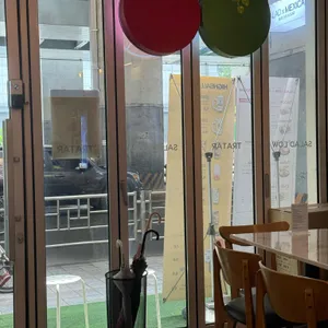 샐러드로우 앤 트라타 리뷰 사진