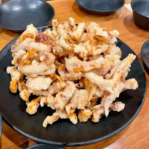 동천홍 사진