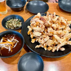 동천홍 사진