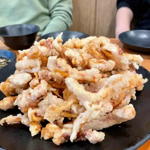 동천홍 사진