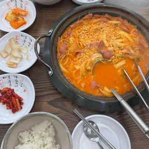웰빙송탄부대찌개앤폭찹 사진