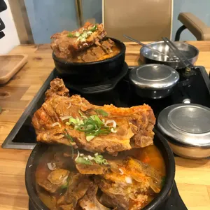 뼈대있는집 감자탕 사진
