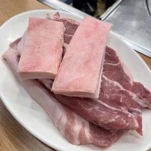 지리산 왕재봉 흑돼지 사진