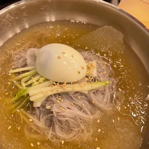 지리산 왕재봉 흑돼지 사진