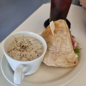 휴 사진