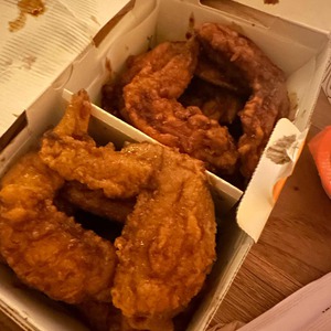 교촌치킨 사진