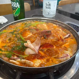 황성얼큰오징어찌개 사진