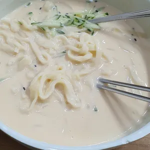 엄지손칼국수 사진