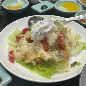 더씨 사진