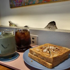 카페 수달 리뷰 사진