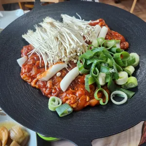 해물밭에 노는 닭 사진