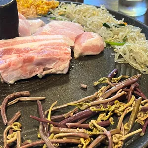 범계솥뚜껑삼겹살 사진