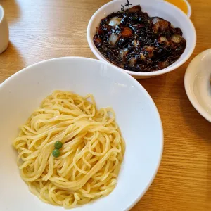 지동관 사진